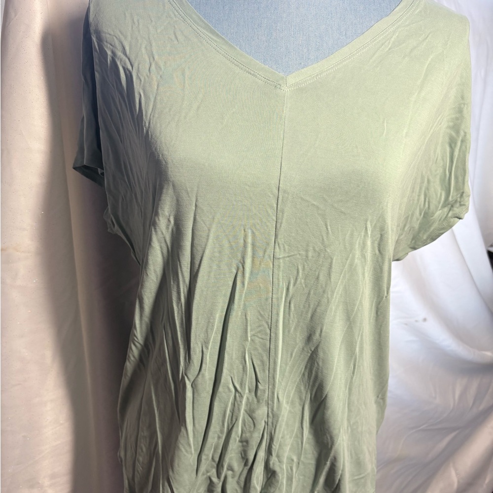 BE COOL Mint Green V-Neck Tee